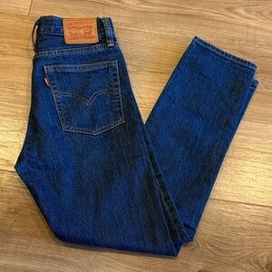 Levi's women’s Deep Blue Straight Jeans